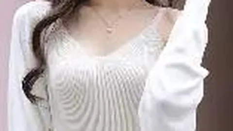 丁真公开与张小斐同框照，影坛之外亦风采依旧