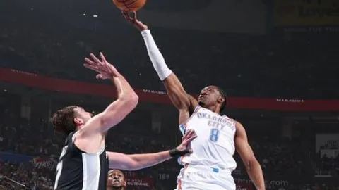 《足球追梦人范德芬：童年的偶像普约尔，直面过凯恩的犀利锋芒》